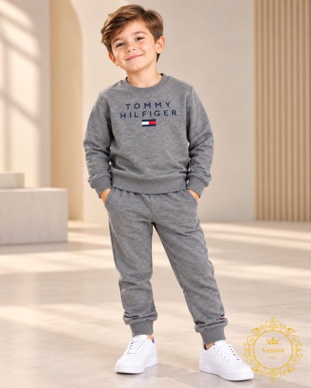 بدله خريفي/ ربيعي Tommy Hilfiger ولادي/ بناتي